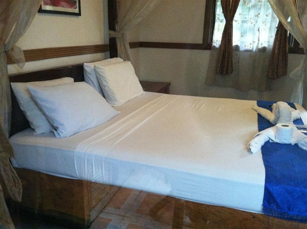 The Lotus Garden Bed and Breakfast Puerto Princesa Buitenkant foto