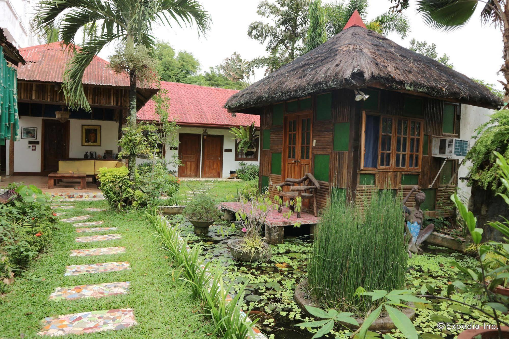 The Lotus Garden Bed and Breakfast Puerto Princesa Buitenkant foto