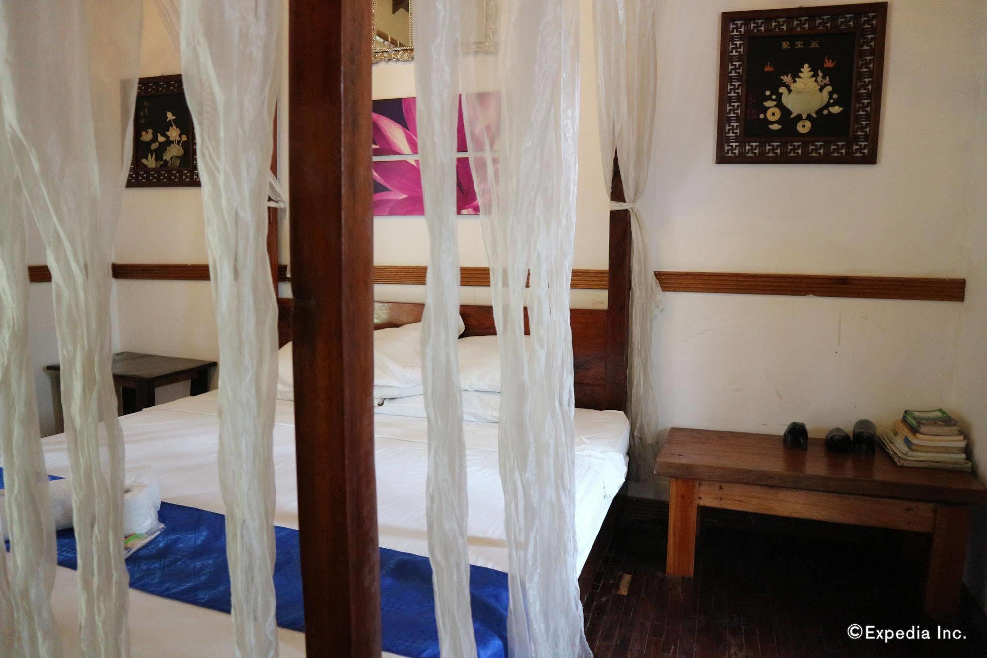 The Lotus Garden Bed and Breakfast Puerto Princesa Buitenkant foto