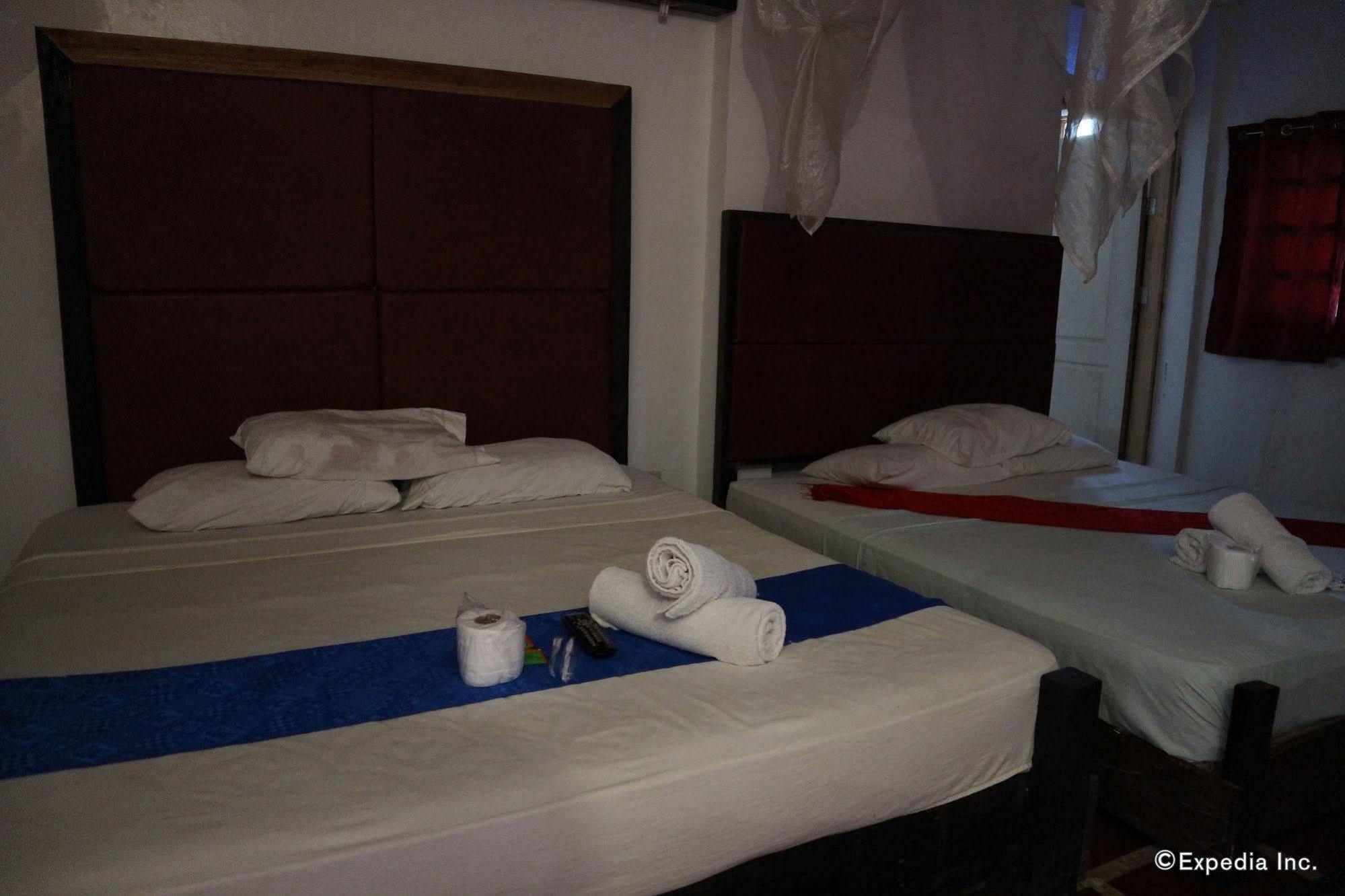 The Lotus Garden Bed and Breakfast Puerto Princesa Buitenkant foto