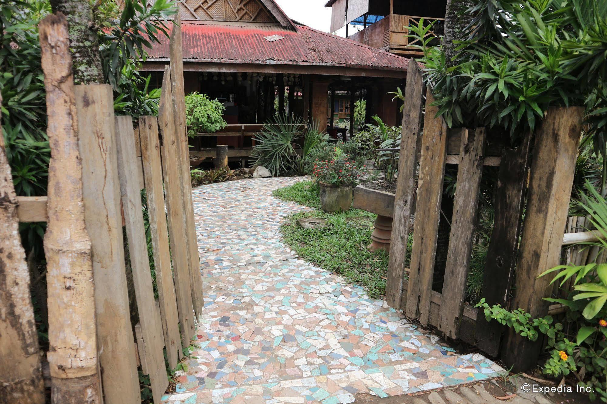The Lotus Garden Bed and Breakfast Puerto Princesa Buitenkant foto